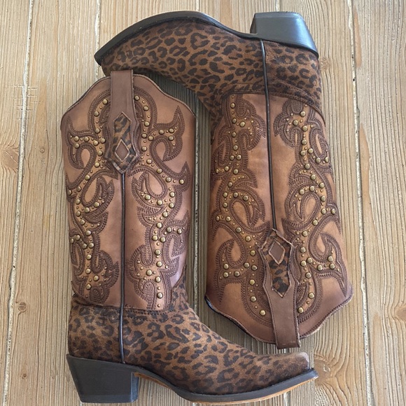 Corral Sand Leopard Print Embroidery & Studs Boot 5.5M - Picture 4 of 13